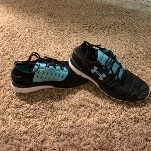 Women’s UA Gemini